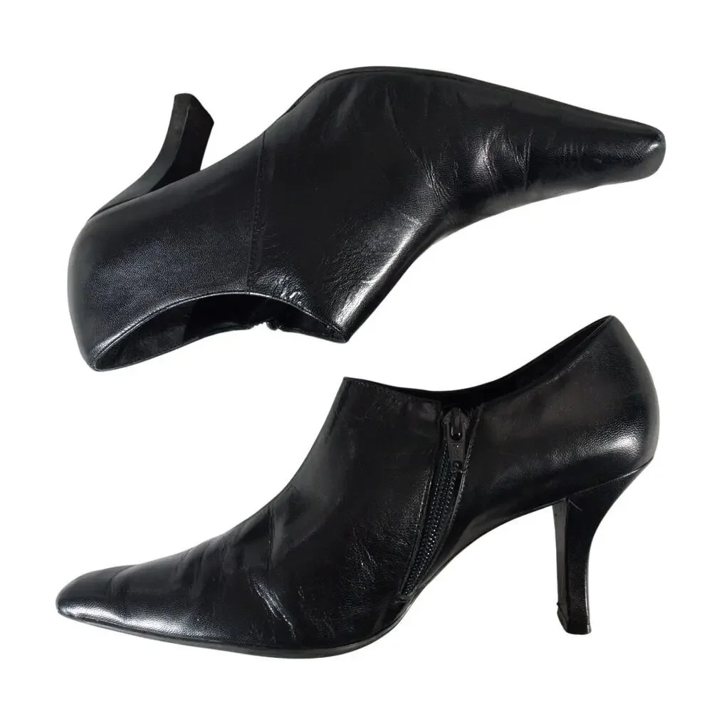 MICHELLE D.! BLACK GENUINE LEATHER POINTY TOE, RECTANGLE HEEL BOOTIES, HEELS! 5M